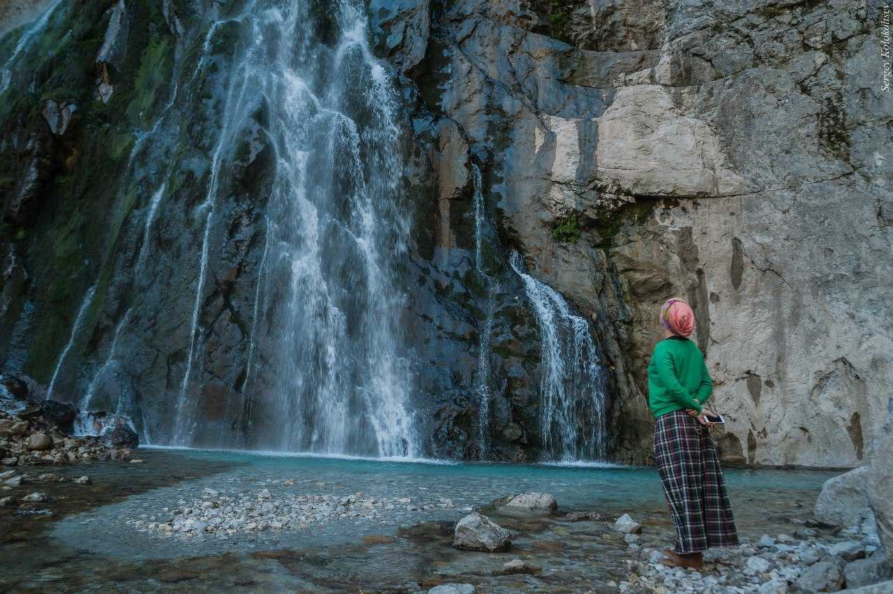 Шакуранский водопад в Абхазии зимой