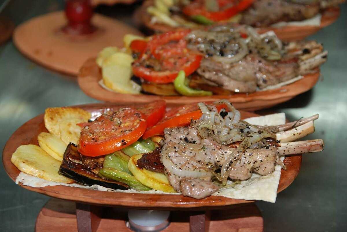 Еда в ереване. Армянская кухня. Национальные блюда Армении. Армянская Национальная кухня. Армения кухня национальные блюда.