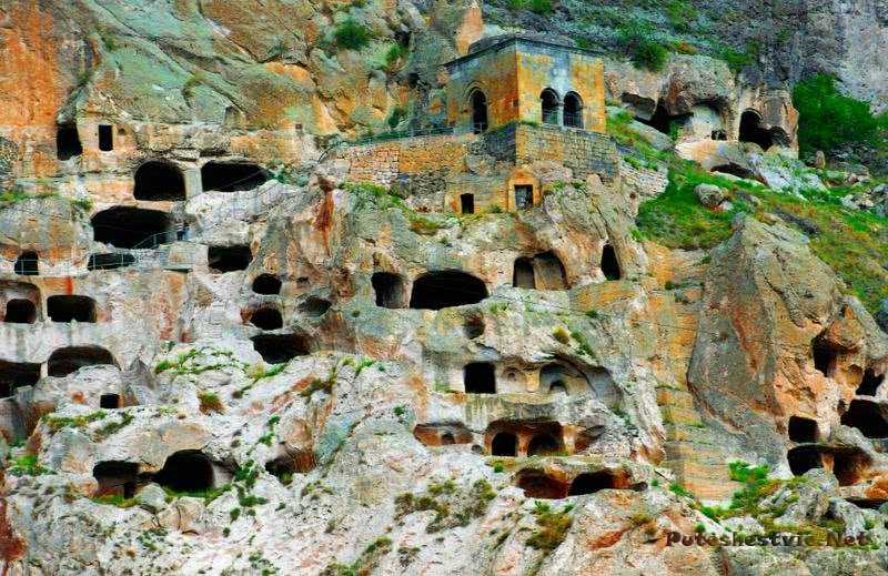 Пещерный город вардзия – уникальный комплекс монастырей